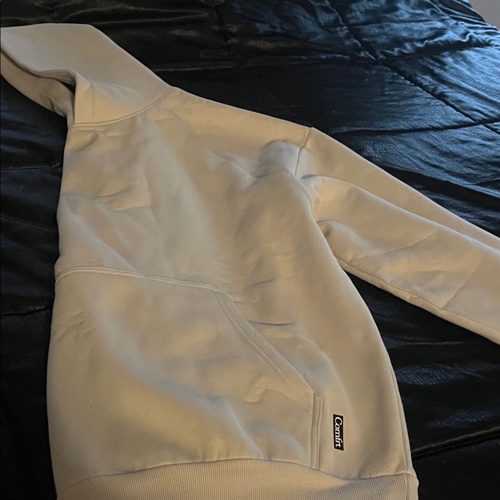 Comfy Cream Hoodie with Front Pocket